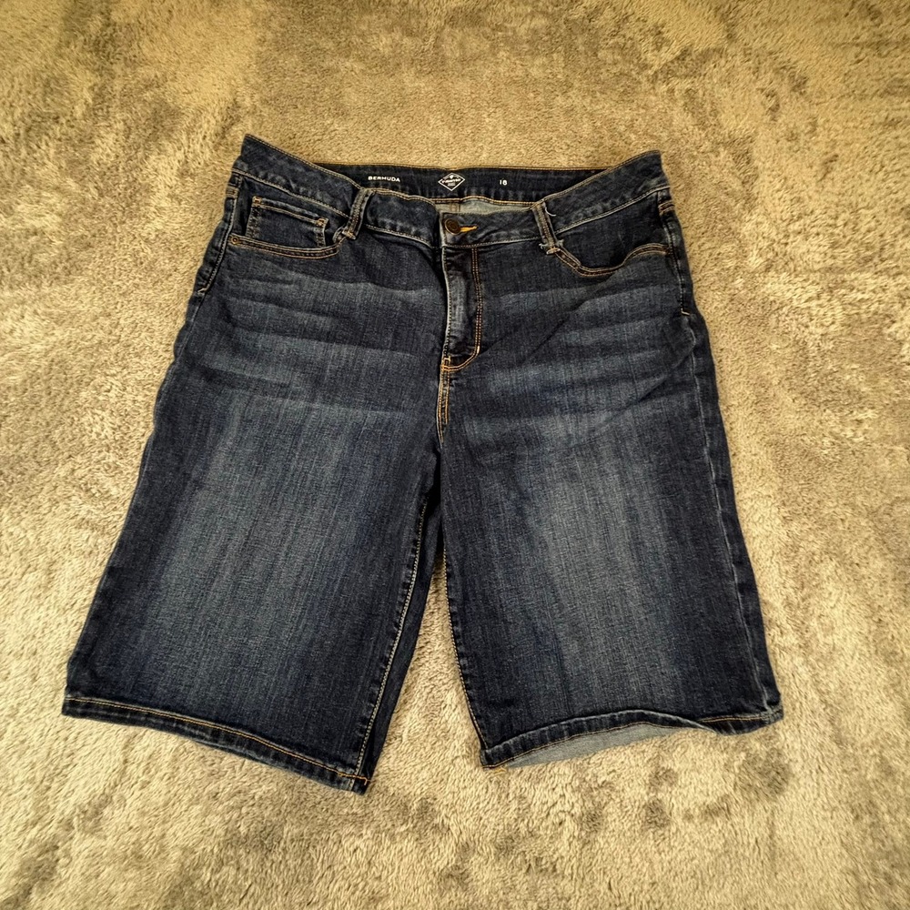 St. Johns Bay Bermuda Denim Shorts Dark Wash Size 18 Womens Classic Stretch